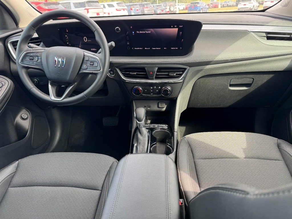 Buick Encore GX Vehicle Full-screen Gallery Image 11