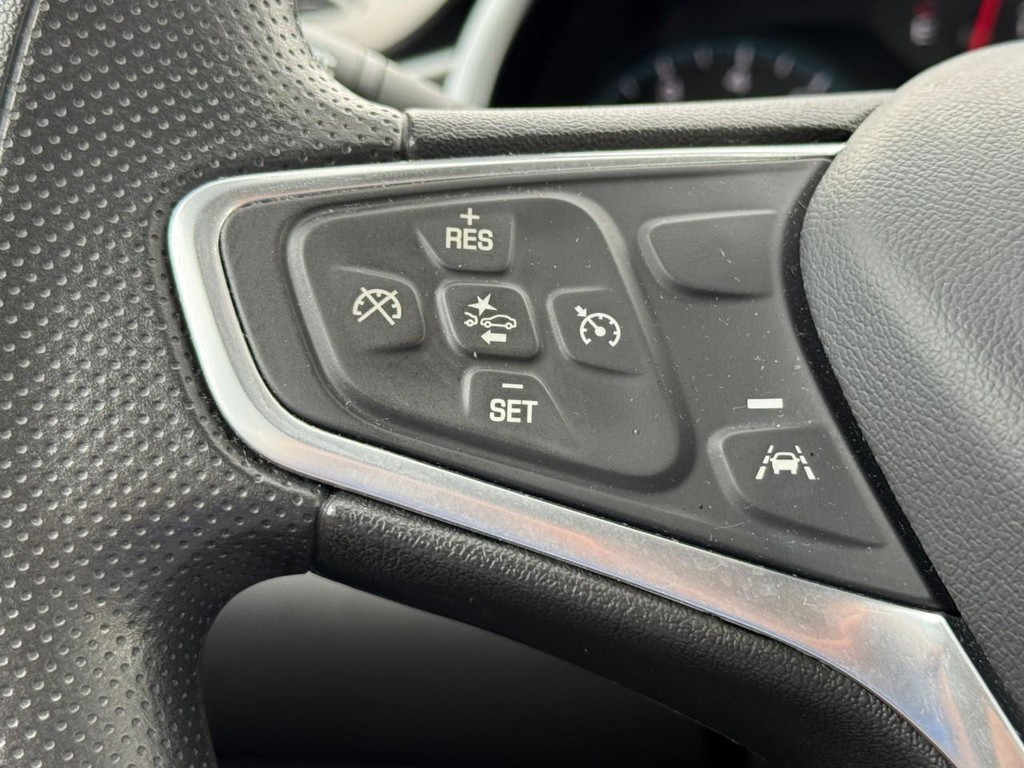 Chevrolet Malibu Vehicle Full-screen Gallery Image 16