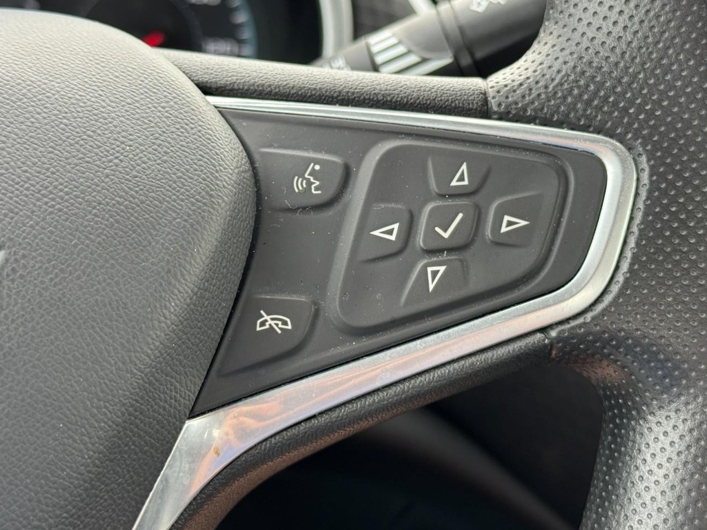 Chevrolet Malibu Vehicle Full-screen Gallery Image 17