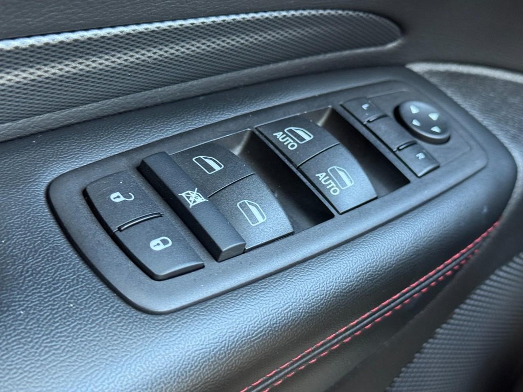 Dodge Durango Vehicle Full-screen Gallery Image 25