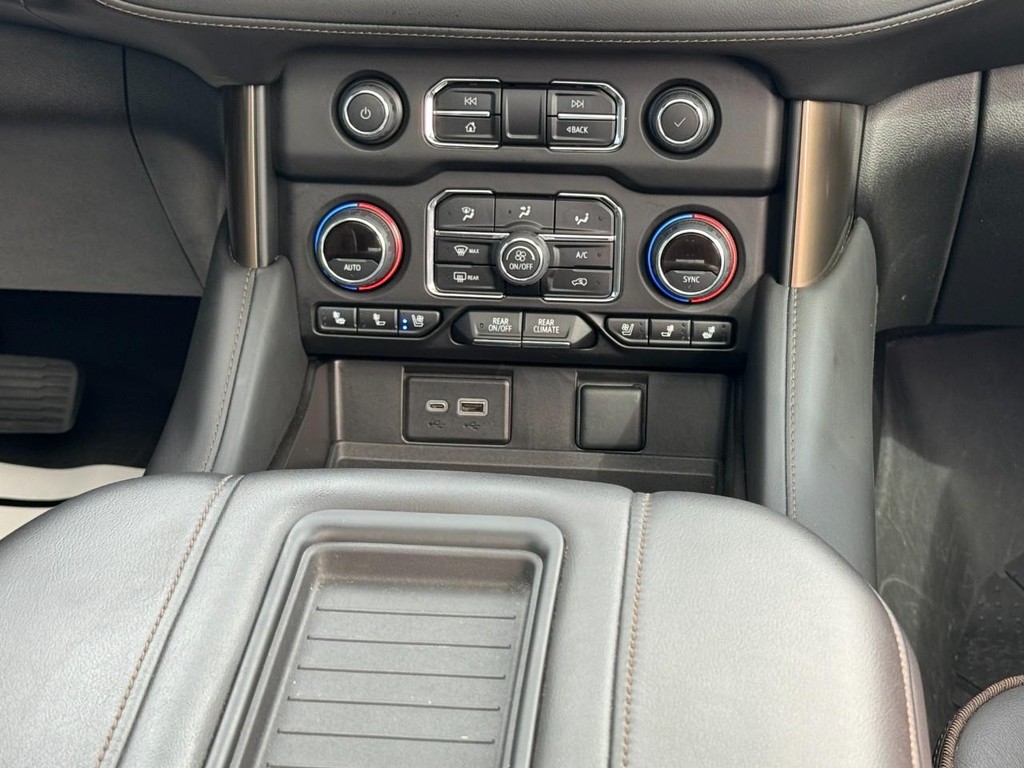 Chevrolet Tahoe Vehicle Full-screen Gallery Image 15