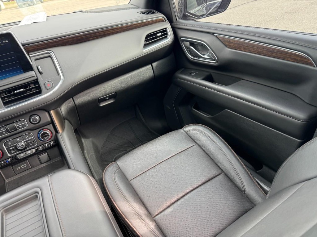 Chevrolet Tahoe Vehicle Full-screen Gallery Image 16