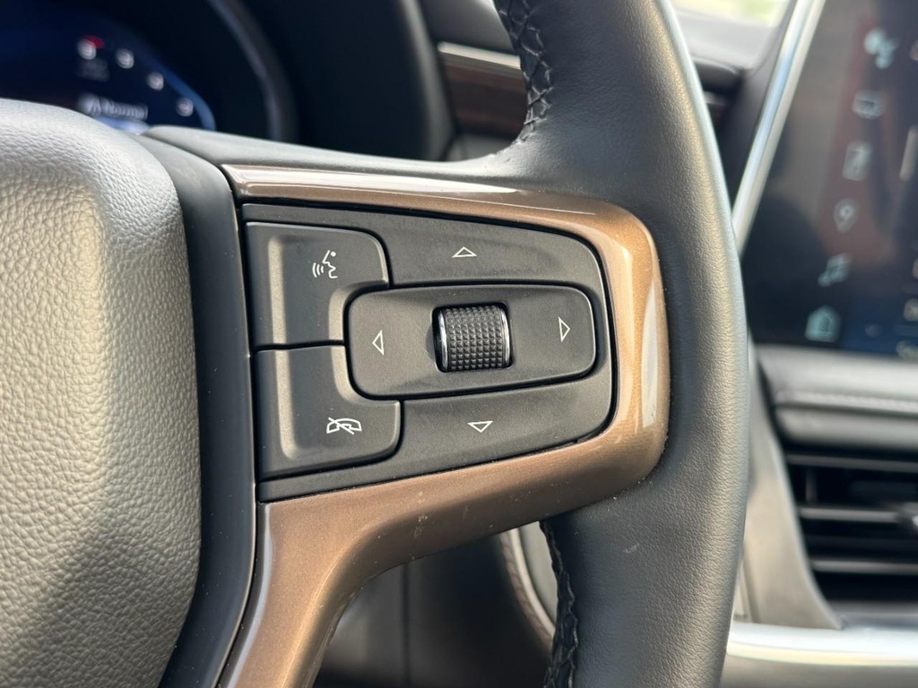 Chevrolet Tahoe Vehicle Full-screen Gallery Image 18