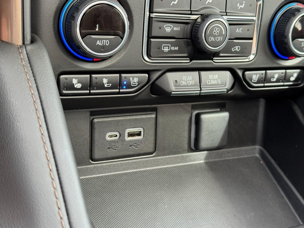 Chevrolet Tahoe Vehicle Full-screen Gallery Image 20