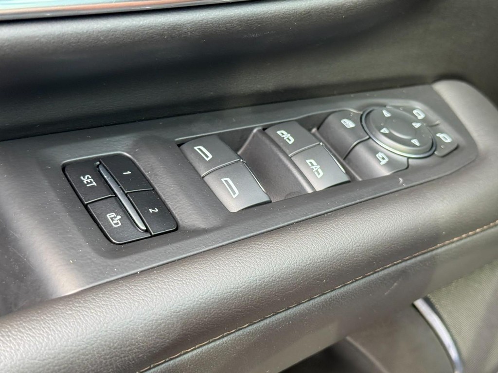 Chevrolet Tahoe Vehicle Full-screen Gallery Image 24