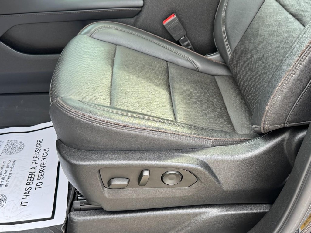 Chevrolet Tahoe Vehicle Full-screen Gallery Image 25