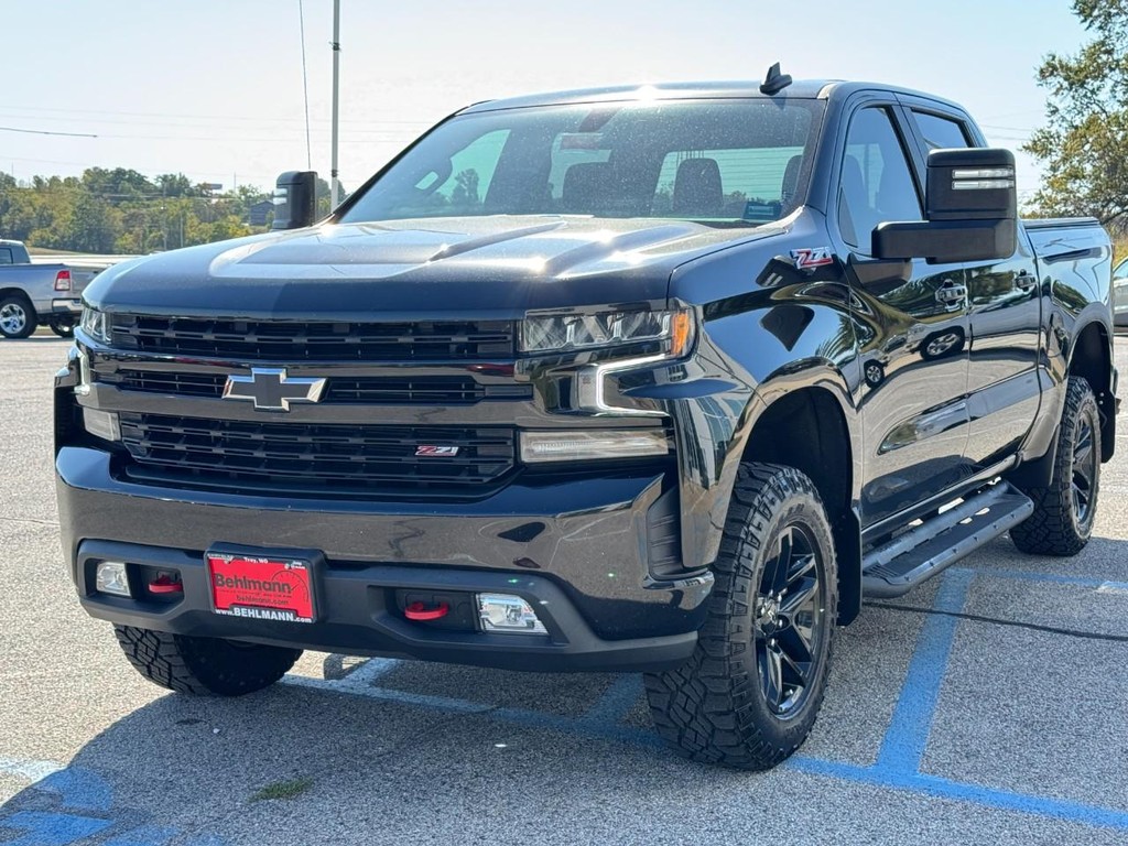Chevrolet Silverado 1500 LTD Vehicle Full-screen Gallery Image 05