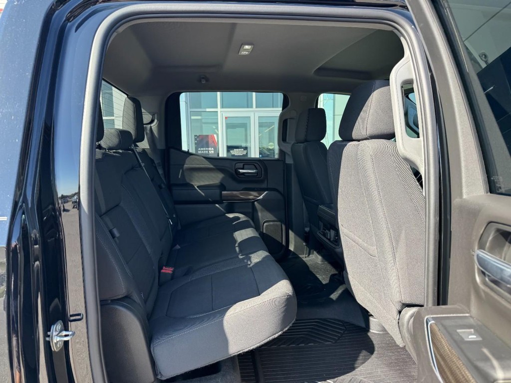 Chevrolet Silverado 1500 LTD Vehicle Full-screen Gallery Image 07