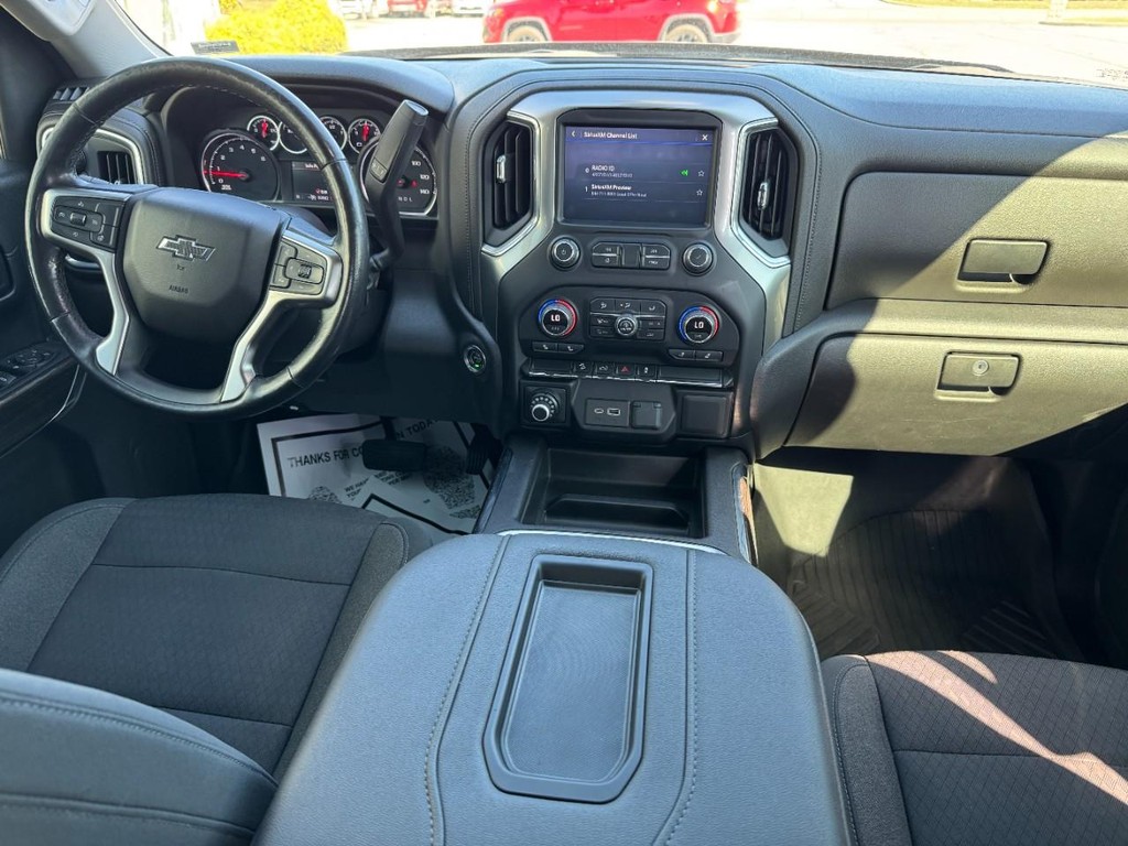 Chevrolet Silverado 1500 LTD Vehicle Full-screen Gallery Image 08