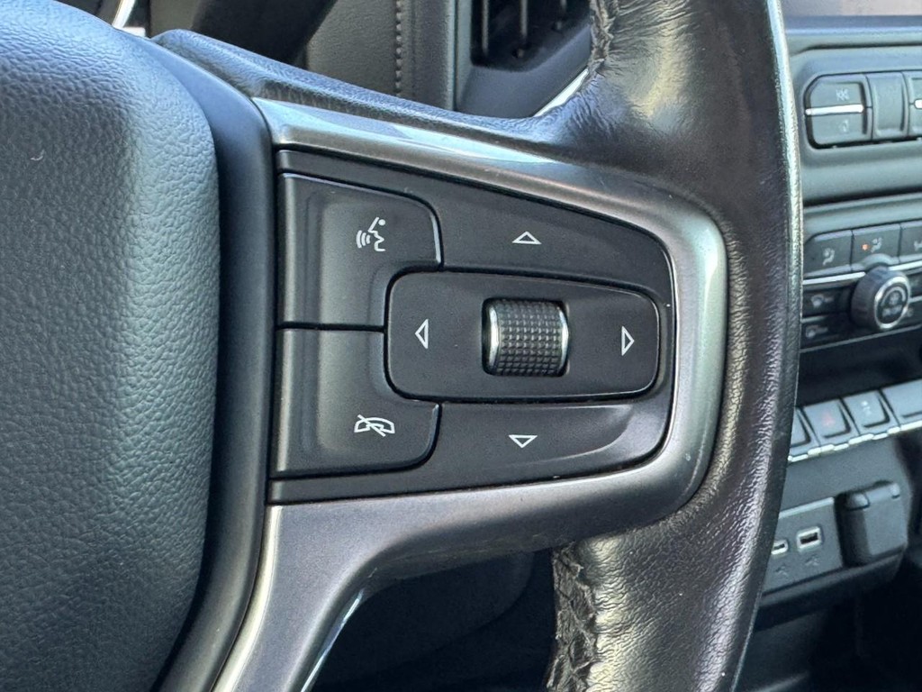 Chevrolet Silverado 1500 LTD Vehicle Full-screen Gallery Image 14