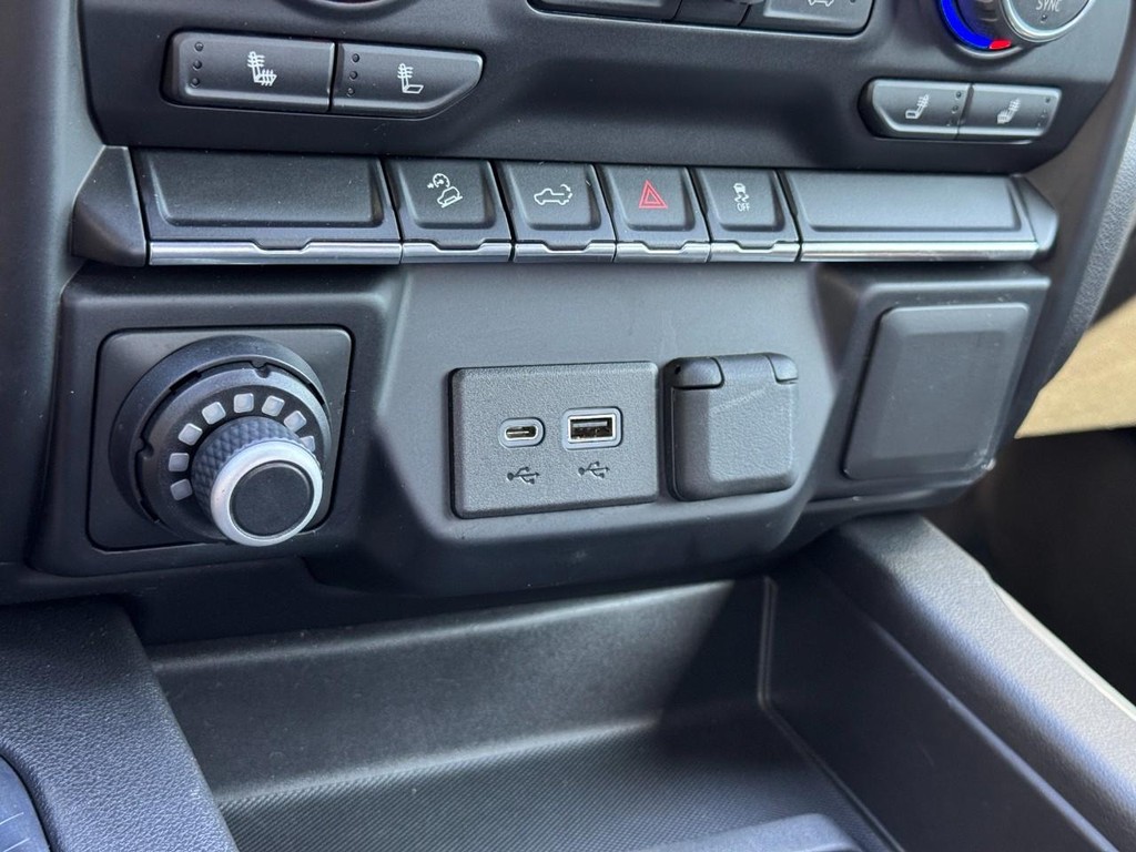 Chevrolet Silverado 1500 LTD Vehicle Full-screen Gallery Image 16