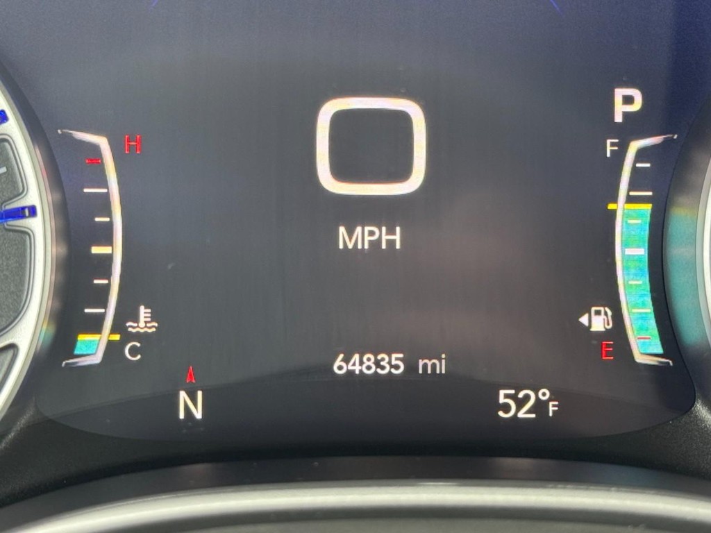 Chrysler Pacifica Vehicle Full-screen Gallery Image 20