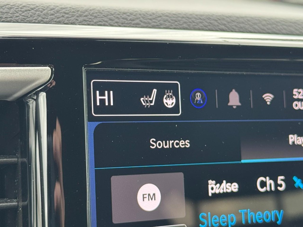 Chrysler Pacifica Vehicle Full-screen Gallery Image 22