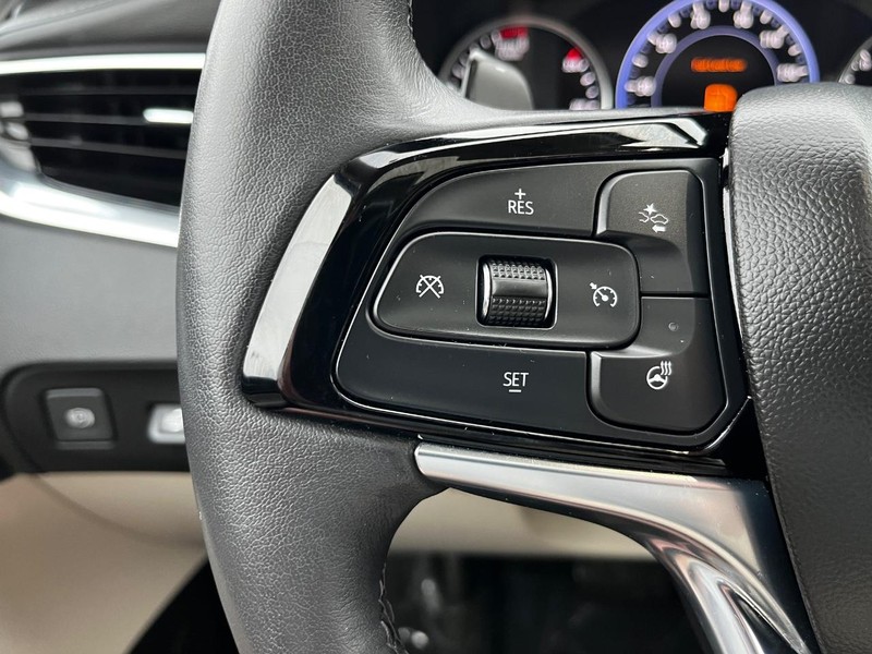 Buick Enclave Vehicle Full-screen Gallery Image 19