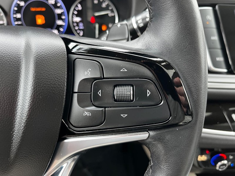 Buick Enclave Vehicle Full-screen Gallery Image 20