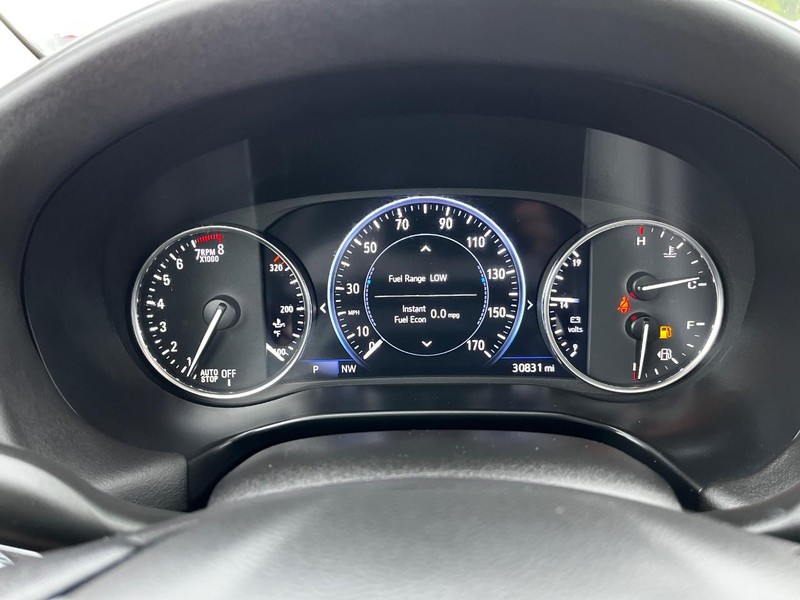 Buick Enclave Vehicle Full-screen Gallery Image 21