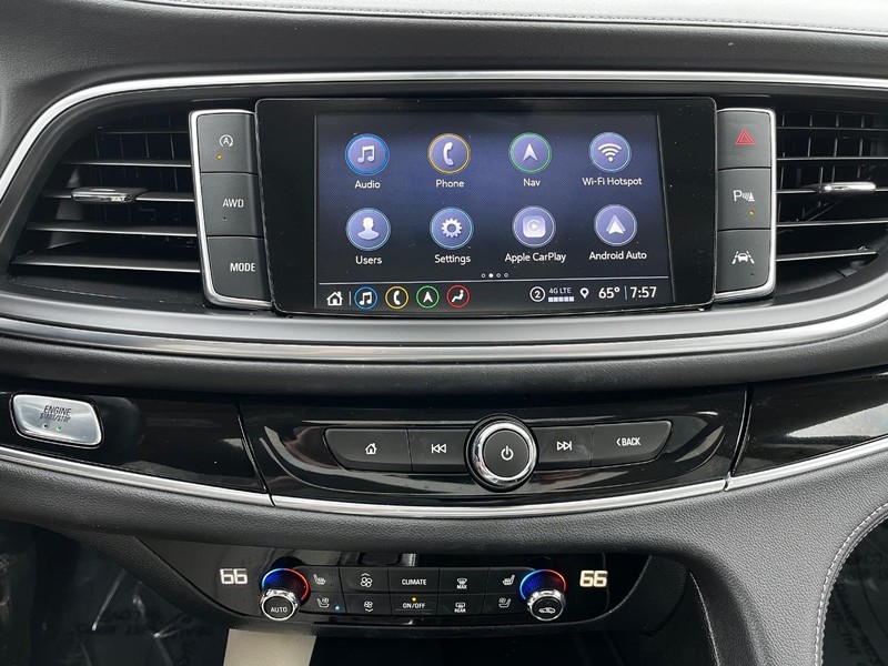 Buick Enclave Vehicle Full-screen Gallery Image 23