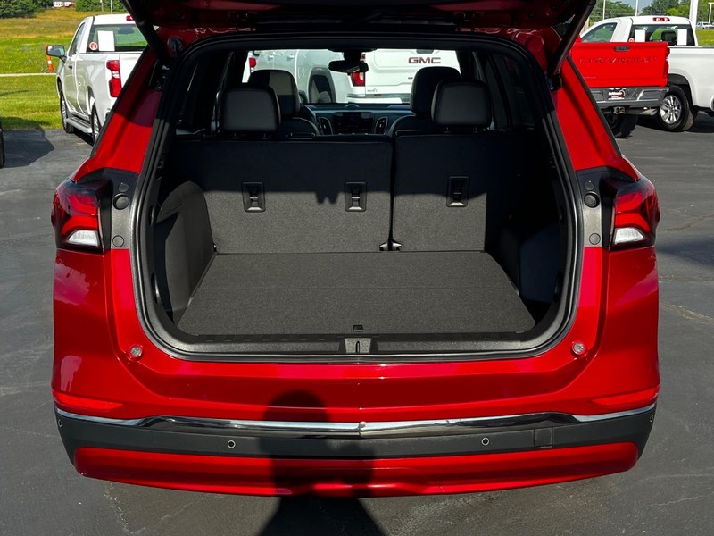 Chevrolet Equinox Vehicle Full-screen Gallery Image 05