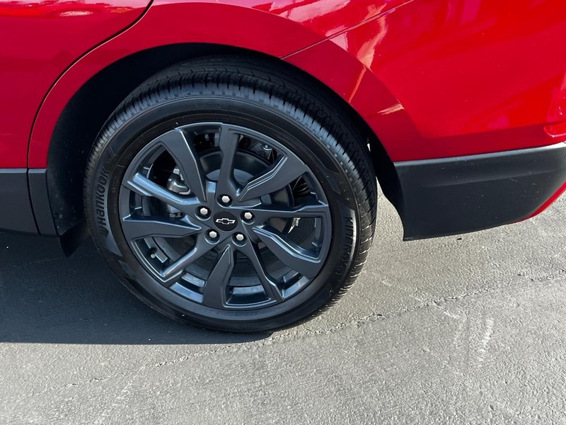 Chevrolet Equinox Vehicle Full-screen Gallery Image 07