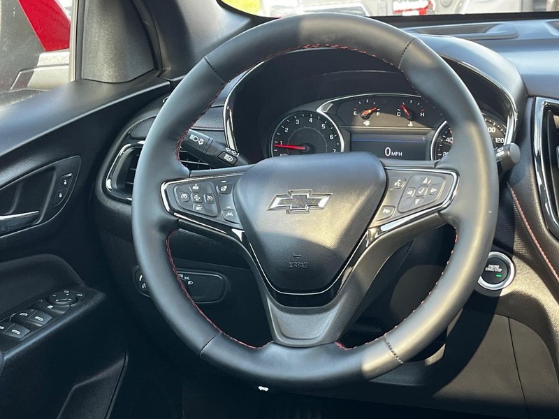 Chevrolet Equinox Vehicle Full-screen Gallery Image 13