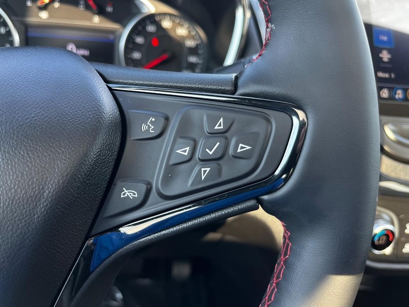 Chevrolet Equinox Vehicle Full-screen Gallery Image 18