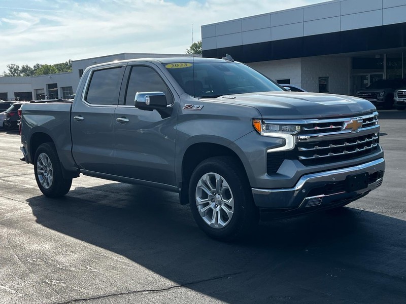 Chevrolet Silverado 1500 Vehicle Full-screen Gallery Image 02