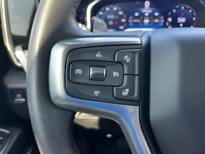 Chevrolet Silverado 1500 Vehicle Full-screen Gallery Image 19