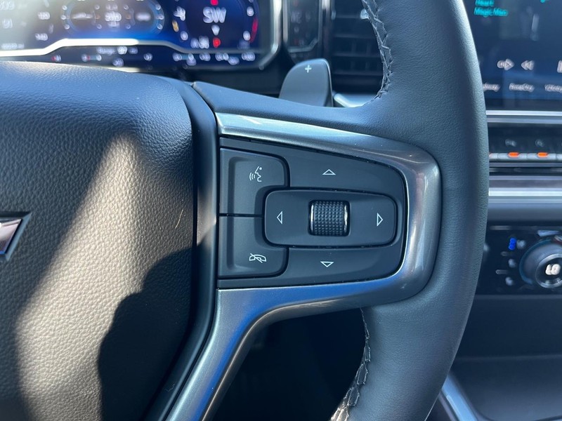 Chevrolet Silverado 1500 Vehicle Full-screen Gallery Image 20