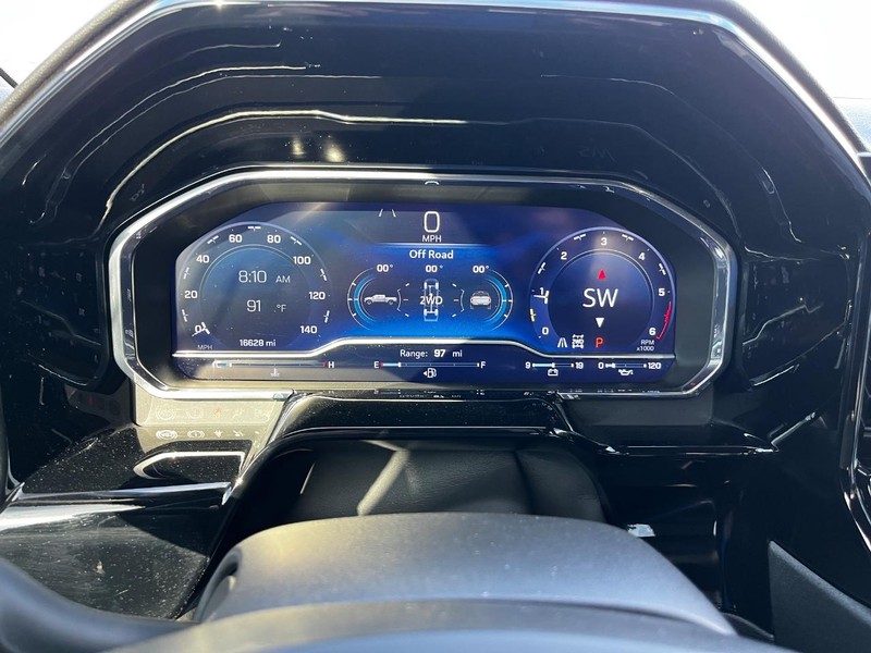 Chevrolet Silverado 1500 Vehicle Full-screen Gallery Image 21