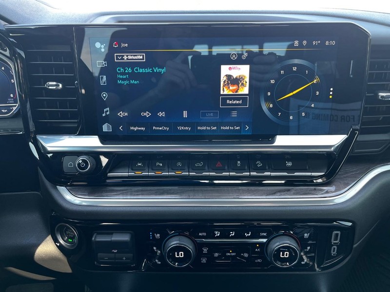 Chevrolet Silverado 1500 Vehicle Full-screen Gallery Image 23