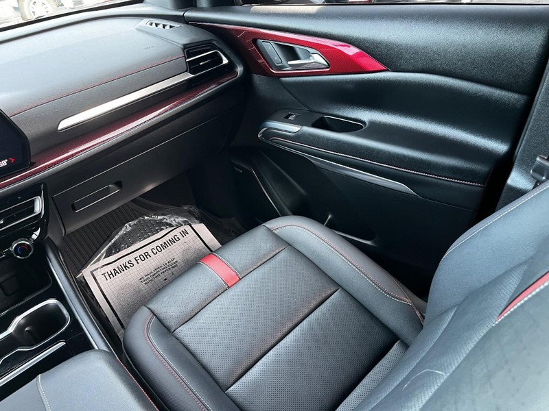 Chevrolet Traverse Vehicle Full-screen Gallery Image 15