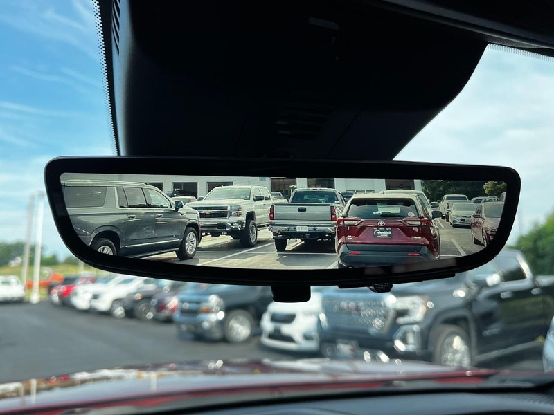 Chevrolet Traverse Vehicle Full-screen Gallery Image 24