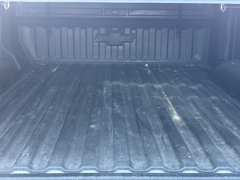 Chevrolet Silverado 2500HD Vehicle Full-screen Gallery Image 04