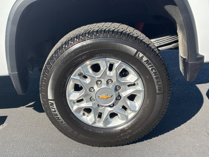 Chevrolet Silverado 2500HD Vehicle Full-screen Gallery Image 07