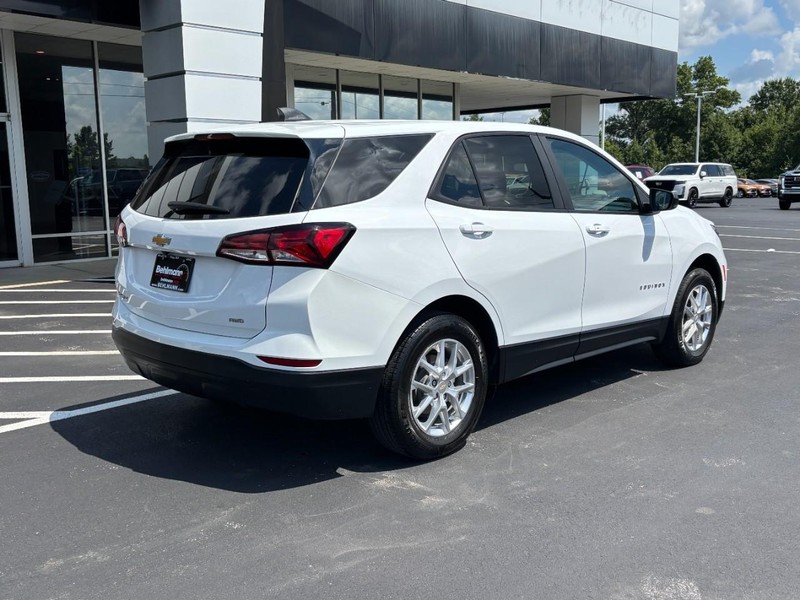 Chevrolet Equinox Vehicle Full-screen Gallery Image 03