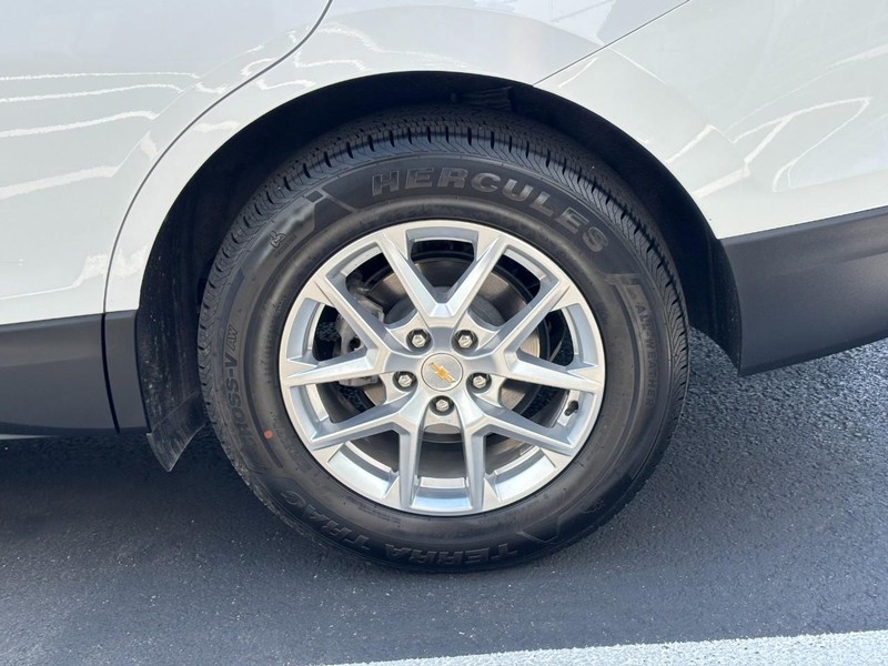 Chevrolet Equinox Vehicle Full-screen Gallery Image 07