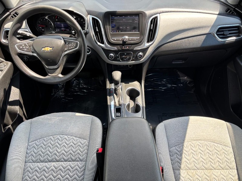Chevrolet Equinox Vehicle Full-screen Gallery Image 11