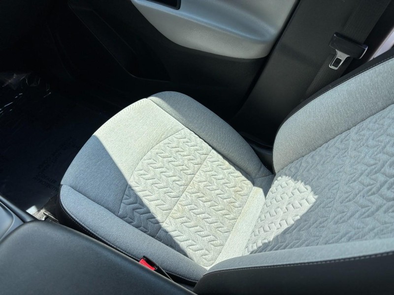 Chevrolet Equinox Vehicle Full-screen Gallery Image 15