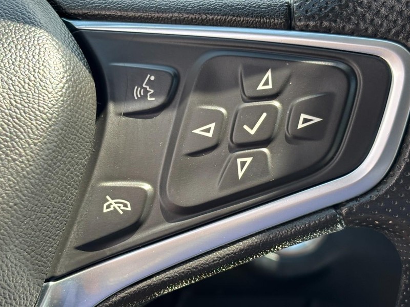 Chevrolet Equinox Vehicle Full-screen Gallery Image 18