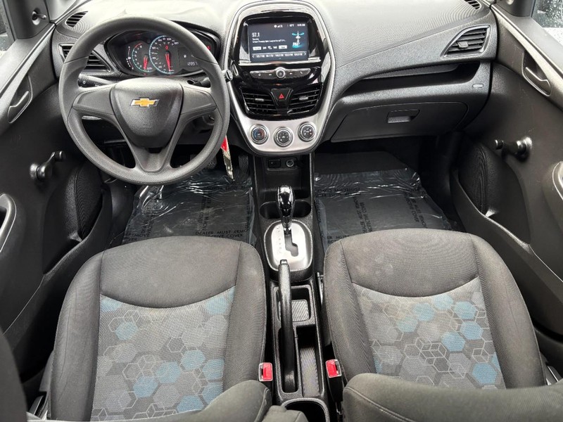 Chevrolet Spark Vehicle Full-screen Gallery Image 10