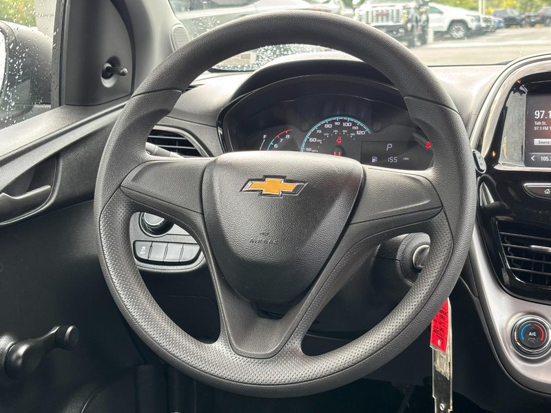 Chevrolet Spark Vehicle Full-screen Gallery Image 11