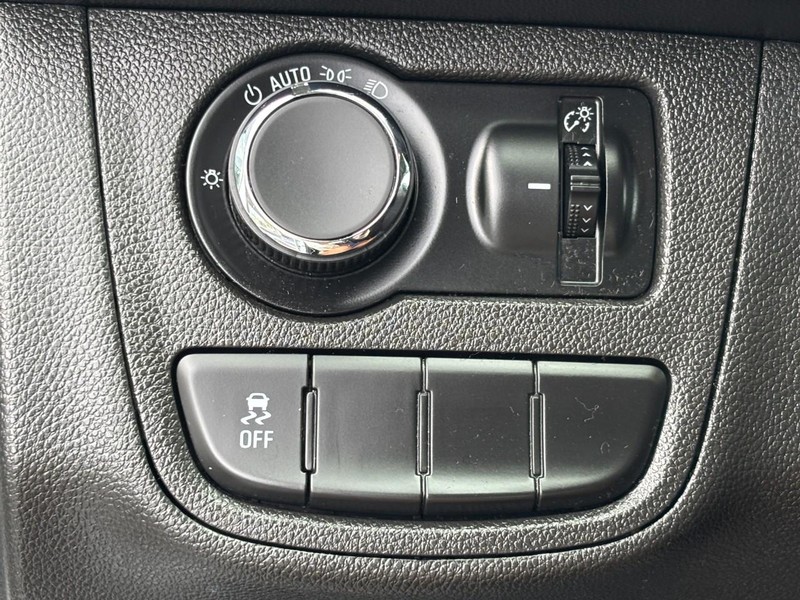 Chevrolet Spark Vehicle Full-screen Gallery Image 15