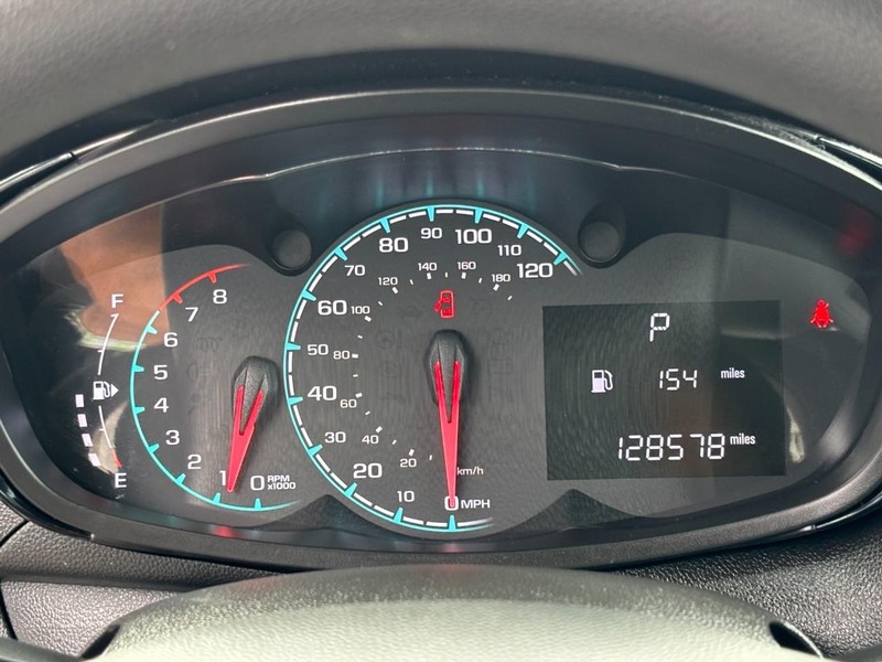 Chevrolet Spark Vehicle Full-screen Gallery Image 16