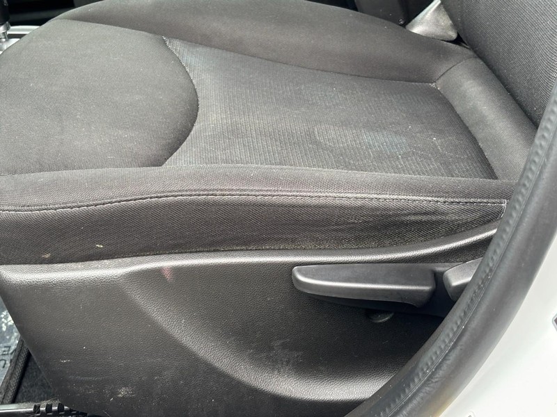 Chevrolet Spark Vehicle Full-screen Gallery Image 22