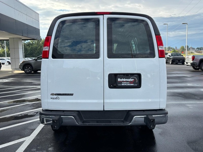 Chevrolet Express Cargo Van Vehicle Full-screen Gallery Image 05