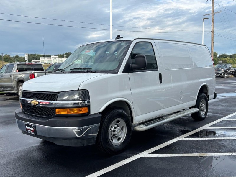Chevrolet Express Cargo Van Vehicle Full-screen Gallery Image 08