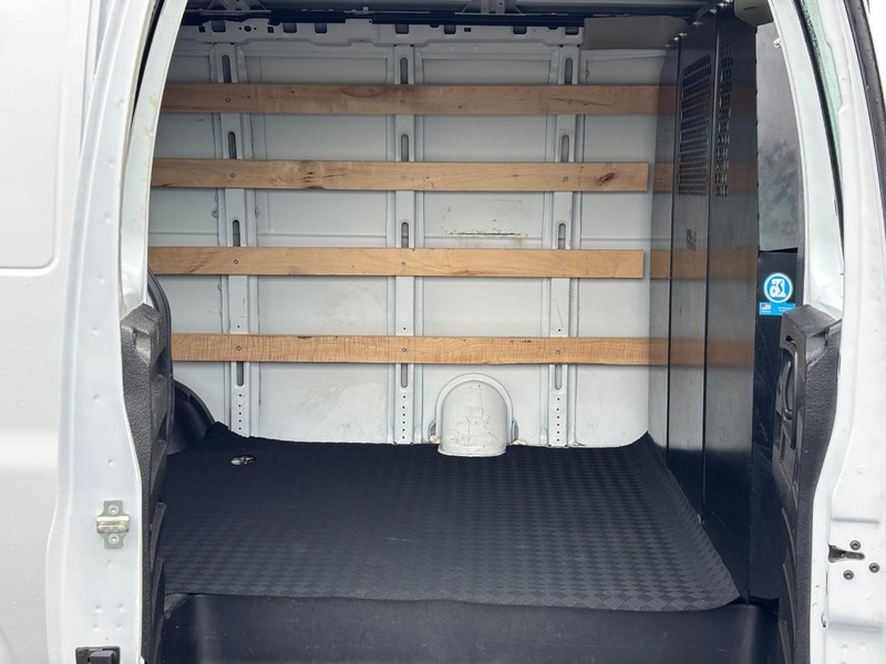 Chevrolet Express Cargo Van Vehicle Full-screen Gallery Image 10