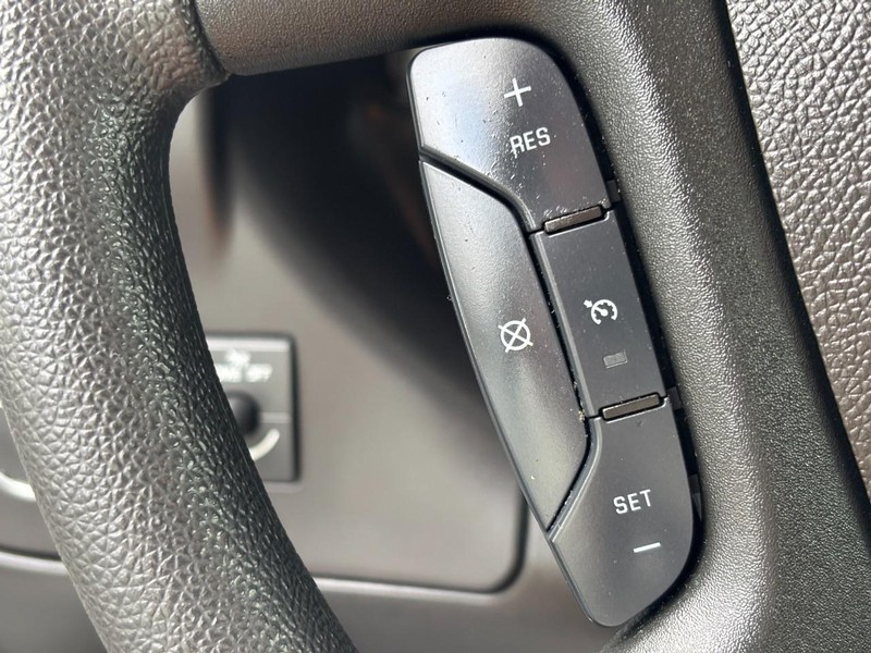 Chevrolet Express Cargo Van Vehicle Full-screen Gallery Image 13