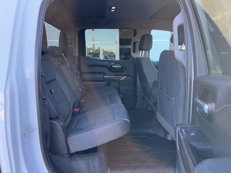 Chevrolet Silverado 1500 Vehicle Full-screen Gallery Image 10