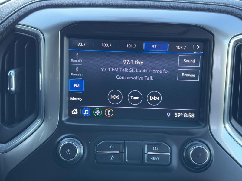 Chevrolet Silverado 1500 Vehicle Full-screen Gallery Image 13